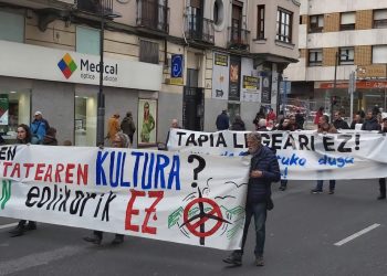 Cinco mil personas se manifestaron el sábado en Gasteiz en defensa del territorio