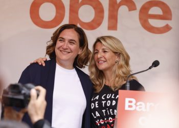 Ada Colau i Yolanda Díaz criden juntes a una gran mobilització progressista: «El 28M hem de deixar molt clar que no deixarem Barcelona en mans de la dreta»