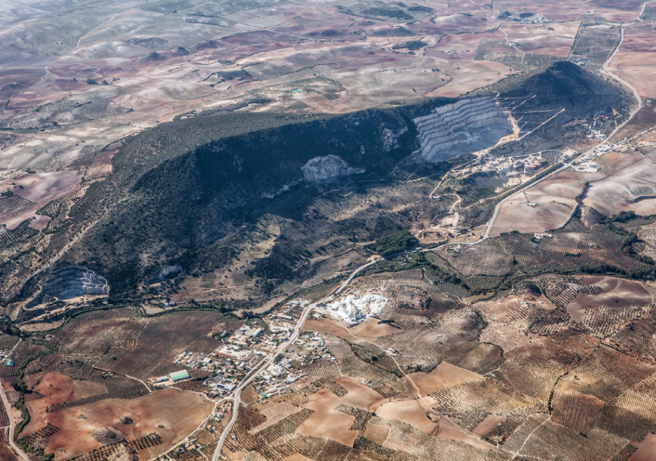 El Tribunal Superior de Justicia de Andalucía confirma la ilegalidad de la prórroga de 30 años de la explotación minera de la Sierra de Morón