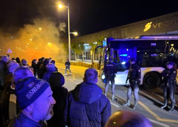 Se reemprende la huelga de autobuses de La Alcoyana (Alicante) tras romperse las negociaciones