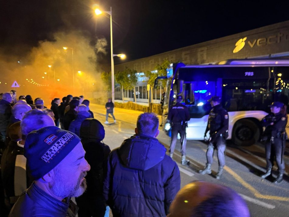 Se reemprende la huelga de autobuses de La Alcoyana (Alicante) tras romperse las negociaciones