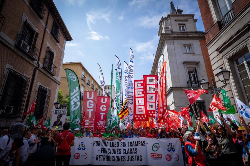 Más de 15.000 manifestantes de Justicia de toda España recorren las calles de Madrid