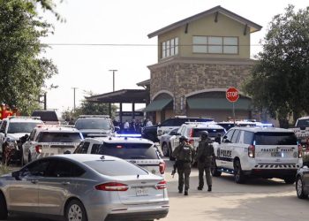 Confirman nueve fallecidos en un tiroteo en Dallas, EEUU
