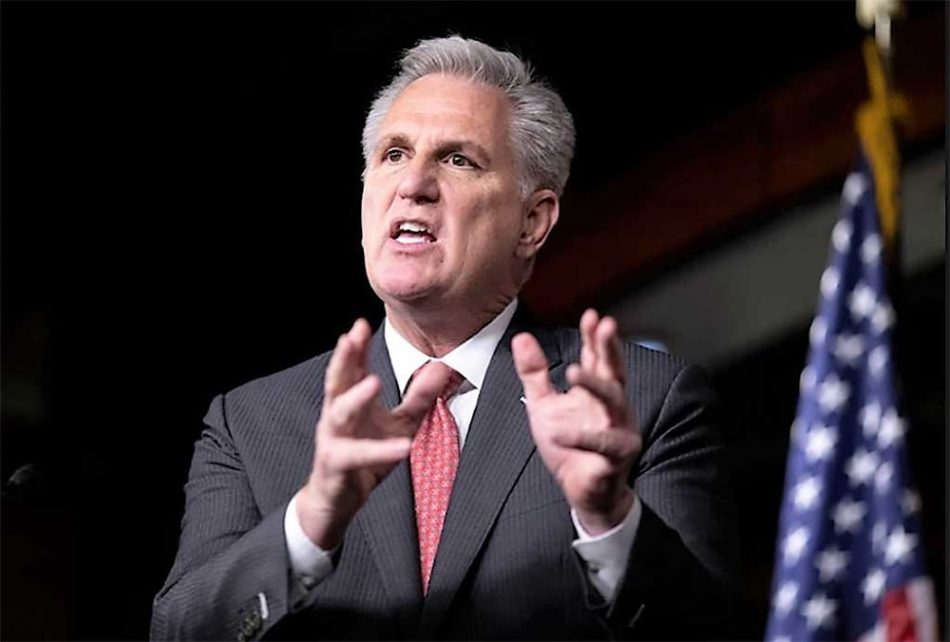 Democrátas molestos por acuerdo de deuda de Biden con Kevin McCarthy