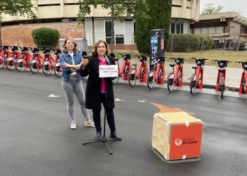 Ada Colau ofereix un abonament anual gratuït de Bicing per joves de 16 a 20 anys