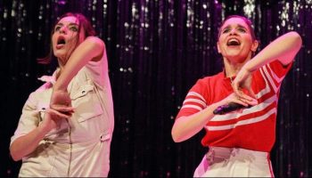 Teatro en Vilo despide en el Barrio su gira de Hoy puede ser mi gran noche, una fiesta escénica por lo que pudo ser y no fue