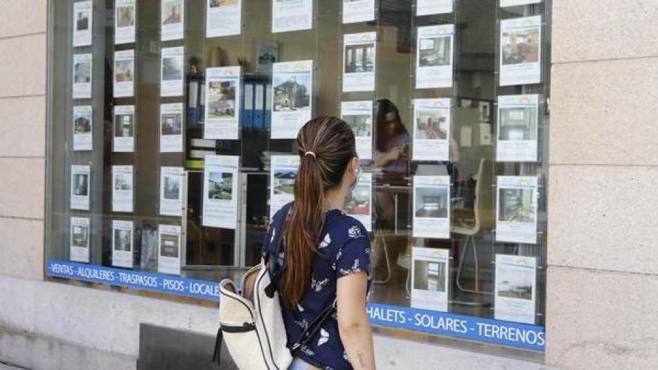 Las inmobiliarias se sitúan fuera de la legalidad cuando piden honorarios a los inquilinos