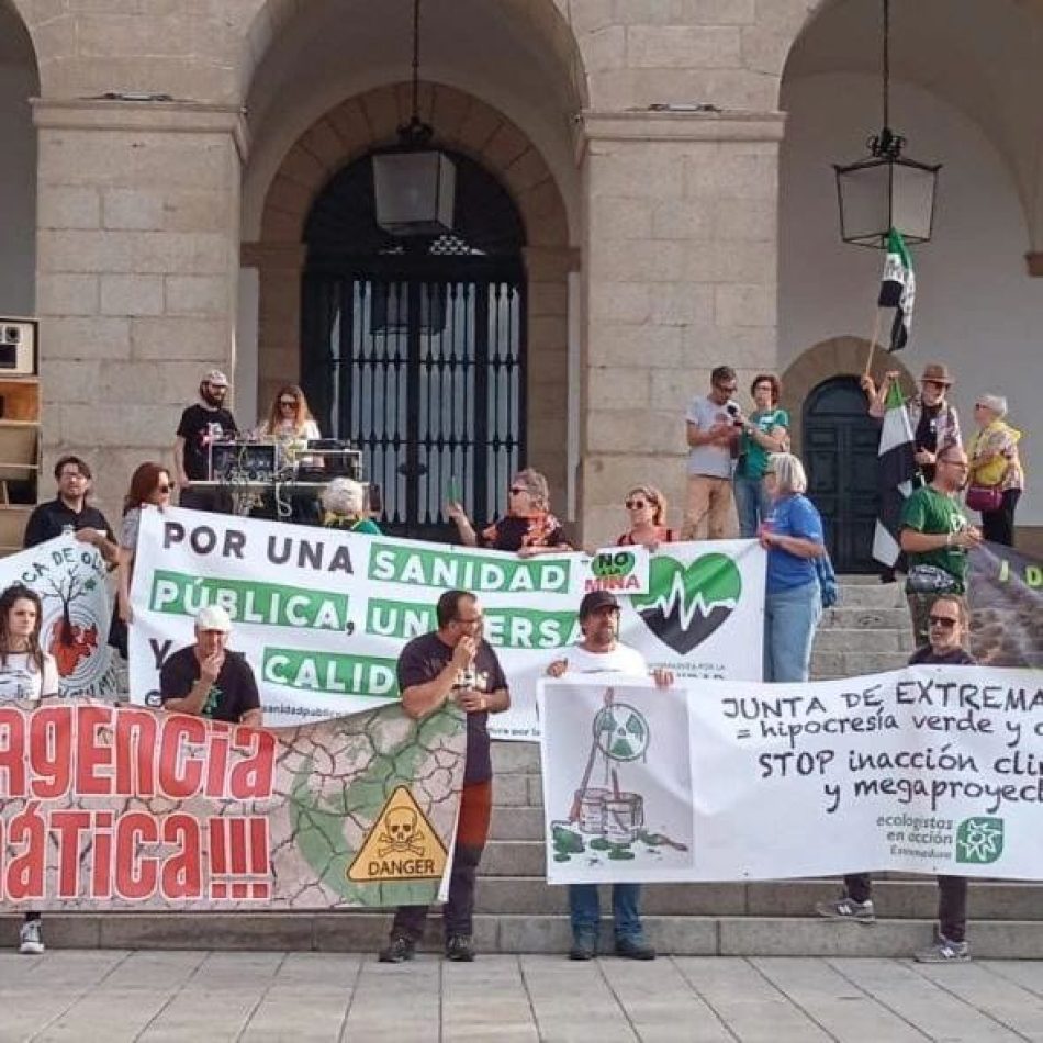 Cerca de mil personas se manifiestan en Cáceres al grito de “Extremadura resistente, dueña de su Futuro y su presente”