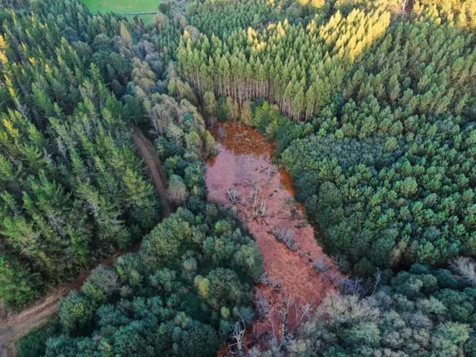 A Mina de Touro sancionada polos continuos vertidos ao río Brandelos