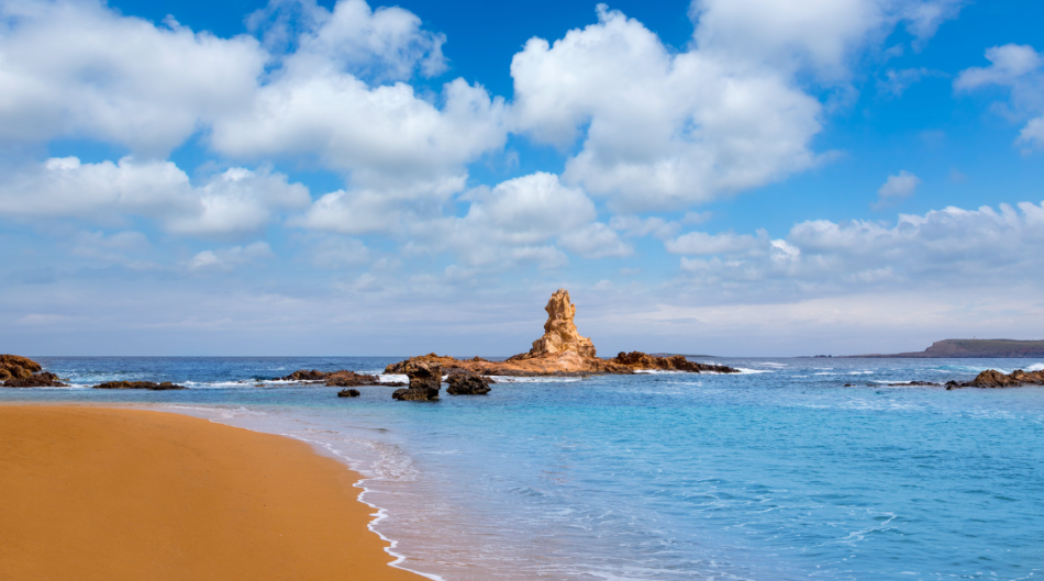 La playa más atípica de Baleares está en Menorca