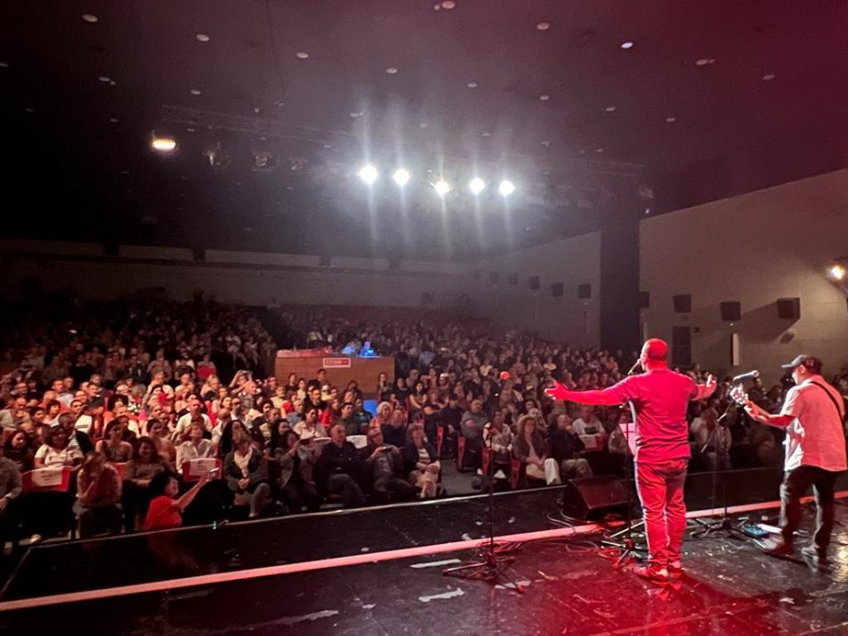 Buena Fe llenó el Auditorio Marcelino Camacho y convirtió su gira en una victoria sobre el fascismo y la guerra cultural