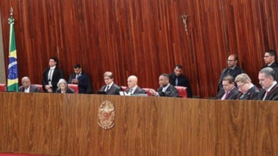 Juez brasileño vota por inhabilitar al expresidente Bolsonaro