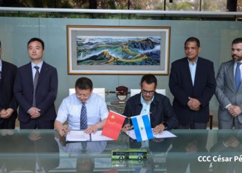 China y Nicaragua firman convenio para adquirir 500 buses