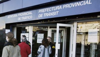 La Jefatura de Tráfico en Sabadell puede cerrar en verano por falta de personal y la de Barcelona… tiempo al tiempo
