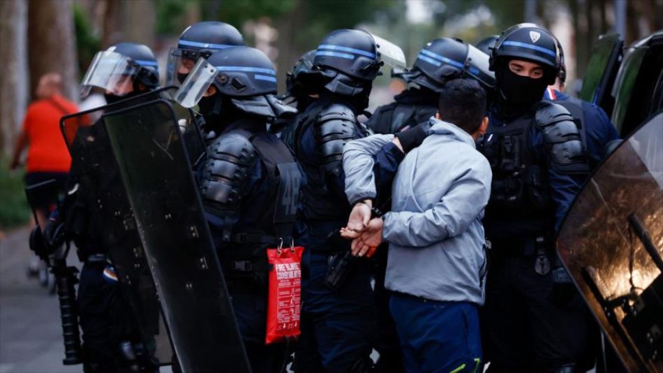 Centenares de detenidos en Francia en la quinta noche de protestas
