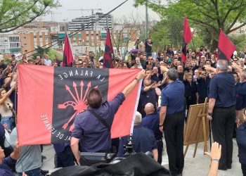 La Falange Española de las JONS celebra que la Junta Electoral Central le permita hacer sonar el «Cara al sol» en RTVE durante la campaña electoral