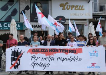 Galiza Nova maniféstase contra a visita de Juan Carlos I a Sanxenxo