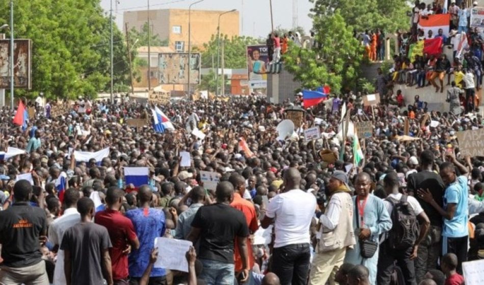 Manifestantes atacaron la embajada de Francia en Níger