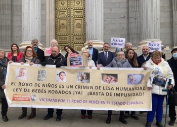 Izquierda Unida confirma a asociaciones de Derechos Humanos que impulsa de forma “prioritaria” la “firme defensa de la Ley de bebés robados” 