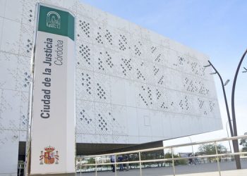 Un Juzgado de Córdoba abre diligencias contra dos policías locales por detención ilegal y por faltar a la verdad durante su comparecencia en sede judicial