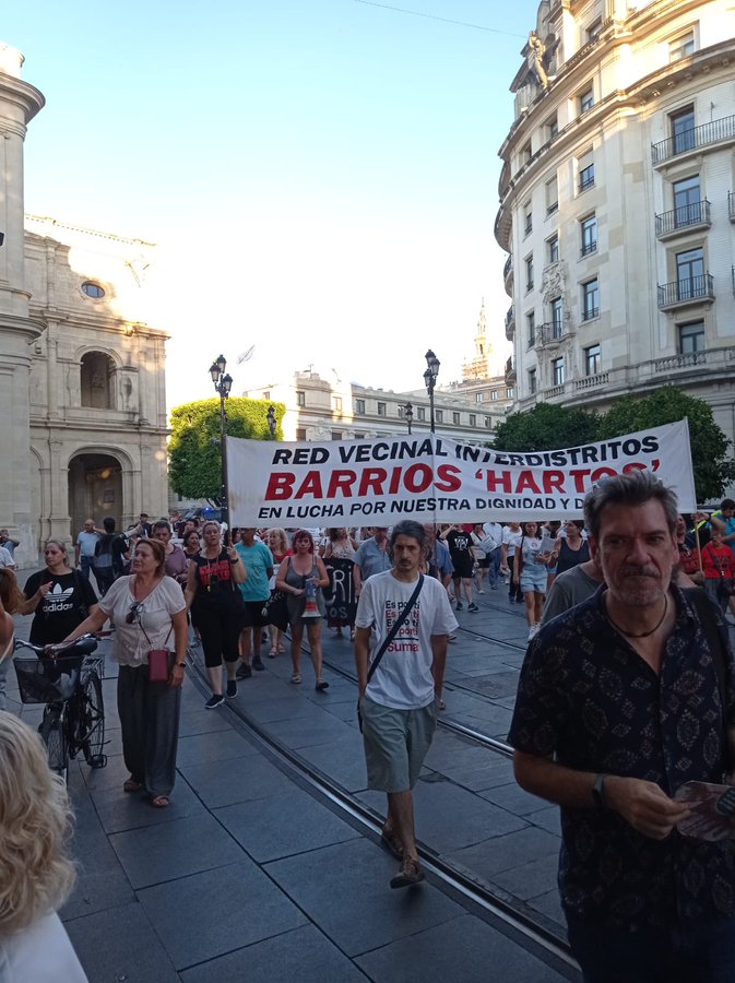Cientos de vecinos se manifiestan contra los apagones en barrios ...
