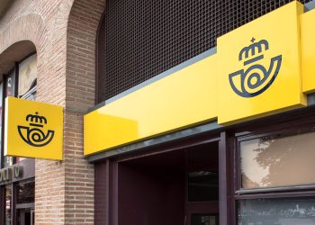 Correos emite un comunicado tras los cuestionamientos de Feijóo: «El proceso de voto por correo en España es seguro y garantista»