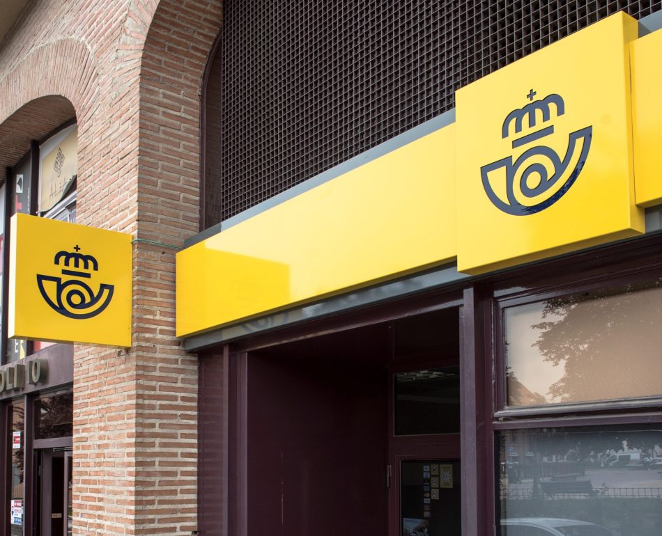 Correos emite un comunicado tras los cuestionamientos de Feijóo: «El proceso de voto por correo en España es seguro y garantista»