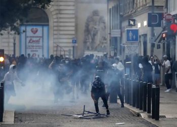 Parece volver la calma a Francia tras jornadas de violencia