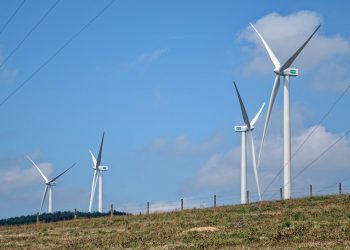 Rechazo social a la actuación de CCOO Industria y UGT FICA en Galicia por asumir el relato de la patronal y el PP y poner por delante el negocio del gran capital frente a las comunidades afectadas por los parques eólicos