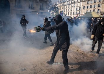 En Francia bajan los detenidos, pero no cesa la violencia