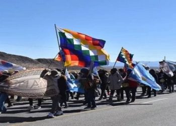 Indígenas argentinos prosiguen marcha en defensa de sus derechos