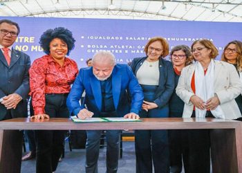 Lula promulga ley para igualar salarios de mujeres y hombres