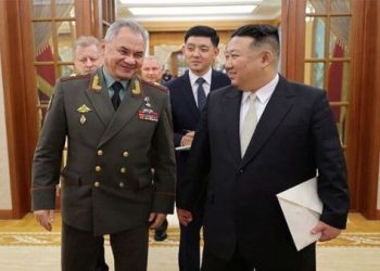 Kim Jong-un se reúne con ministro de Defensa ruso en Pionyang