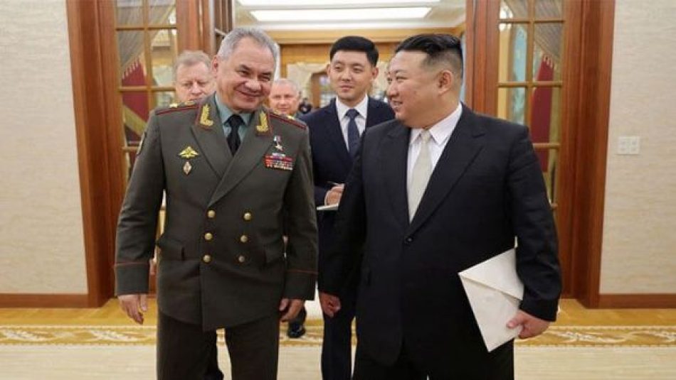 Kim Jong-un se reúne con ministro de Defensa ruso en Pionyang