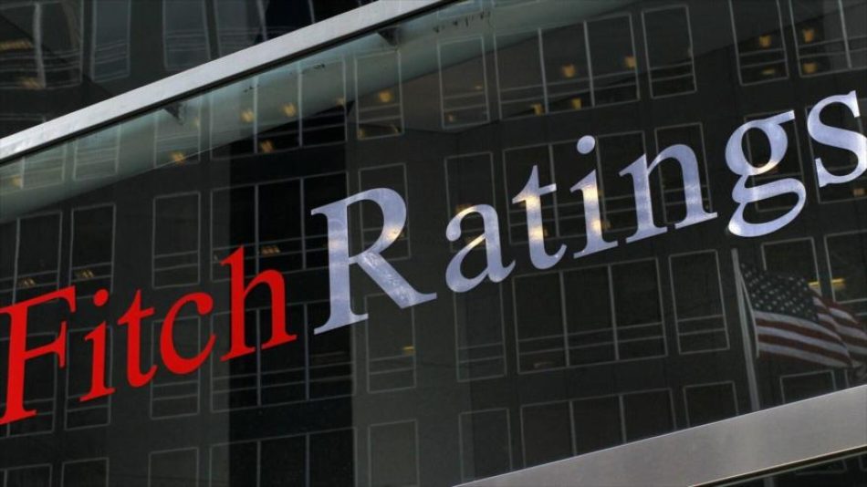 Fitch rebaja la calificación crediticia de EEUU por deterioro fiscal