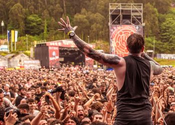 FACUA Galicia denuncia al Resurrection Fest por imponer la pulsera cashless y quedarse con dinero