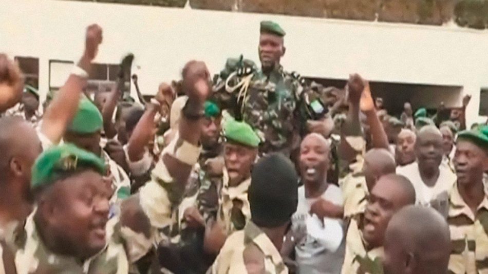Los militares sublevados en Gabón nombran a un jefe de Estado provisional