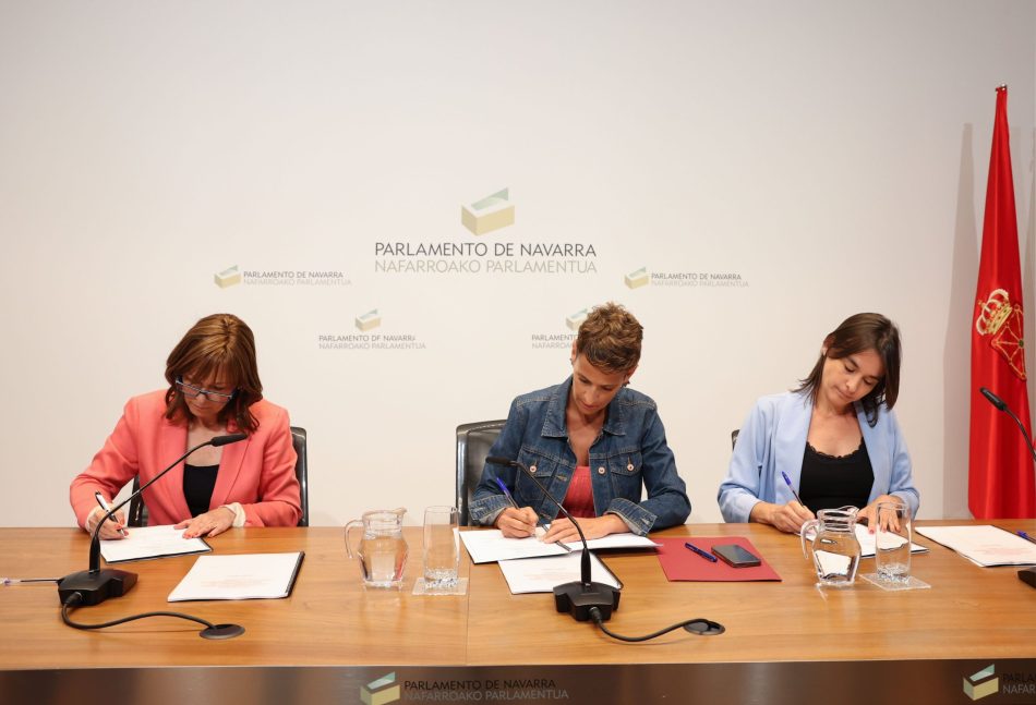 PSN, Geroa Bai y Contigo-Zurekin firman el acuerdo para un gobierno de coalición de izquierdas en Navarra que dependerá de la abstención de EH Bildu