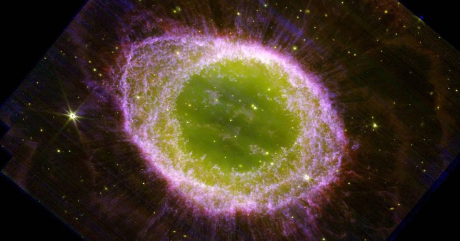 Impresionante imagen de la nebulosa del Anillo a través de los ojos del Webb