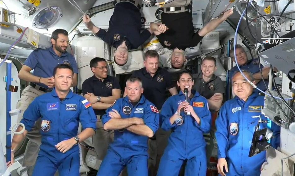 Los astronautas de la misión Crew-7 llegan a la estación espacial internacional