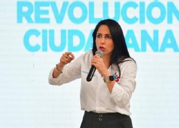 Revolución Ciudadana sigue liderando encuestas pese a campaña sucia