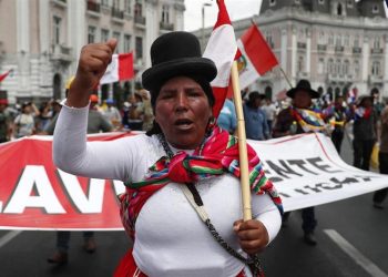 La mayoría de los peruanos desconfían de principales instituciones del Estado 
