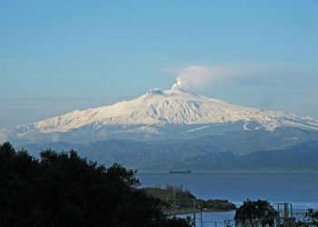 Cerrado el aeropuerto de Sicilia ante una nueva erupción del Etna