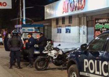 Gobierno argentino relaciona a candidato Milei con saqueos