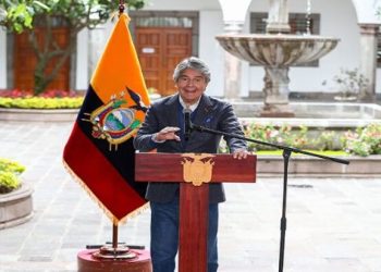 Denuncian a Lasso por omisión en asesinato de Fernando Villavicencio