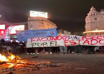 Al menos un muerto y seis detenidos por represión policial en Argentina