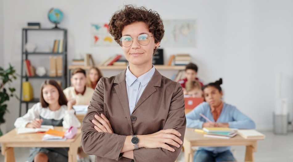 DD.HH. Educación. Muchos alumnos, pocos docentes…