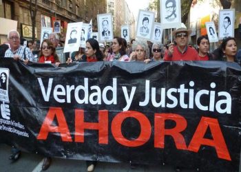 Santiago de Chile recuerda con una marcha a las víctimas de la dictadura