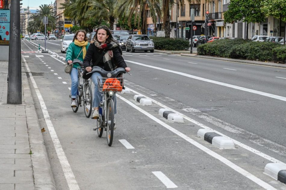 Compromís planteja que Les Corts rebutgen l’eliminació de carrils bicis