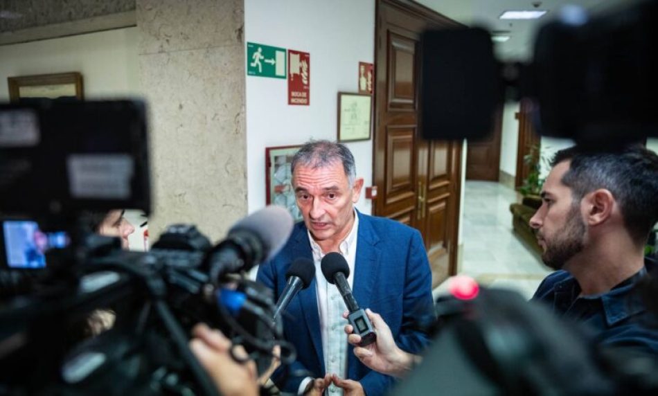 Enrique Santiago señala que “no me consta” que quedara pactada ya una posible amnistía cuando se negoció el acuerdo para formar la Mesa del Congreso